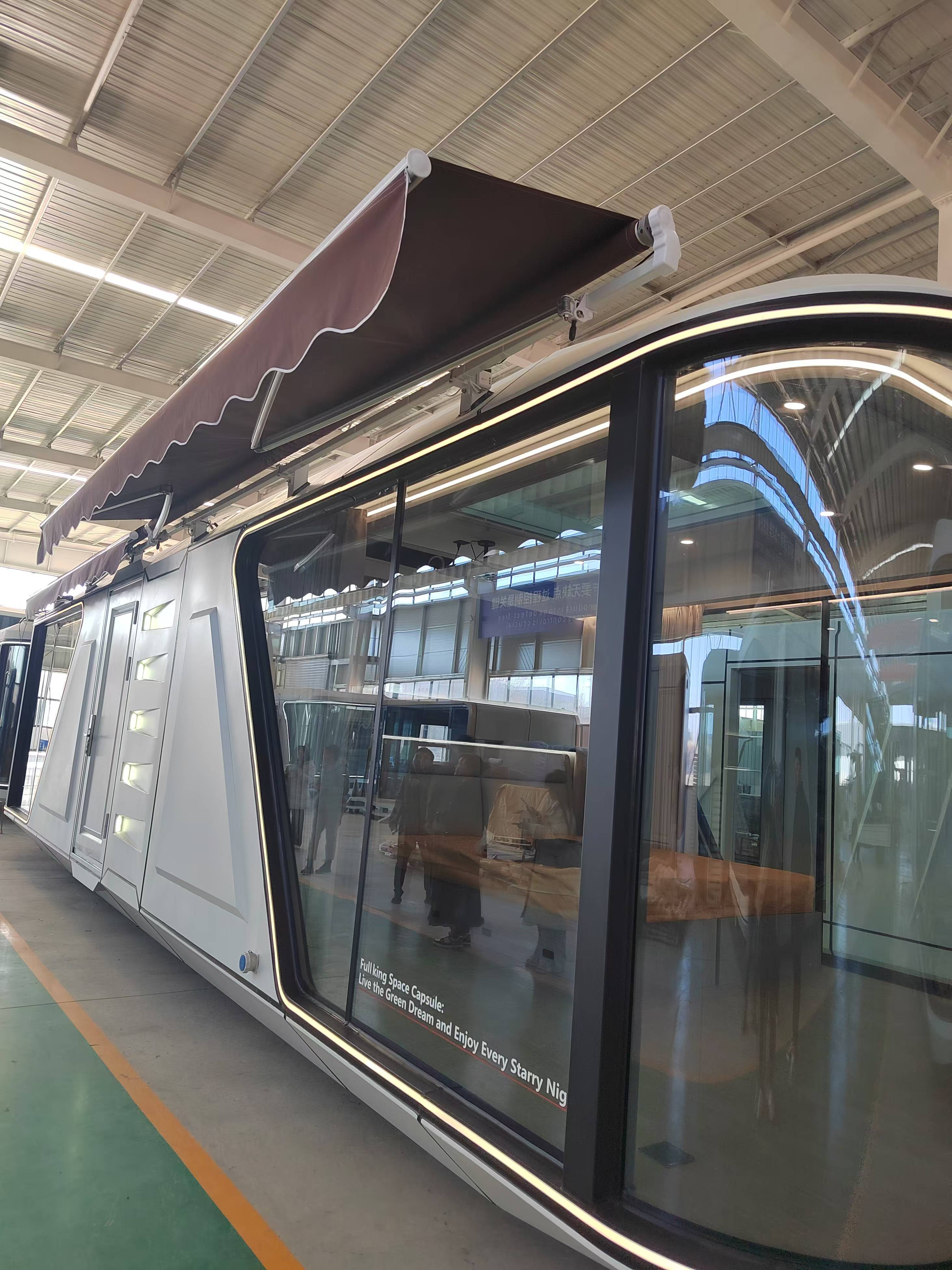 Fullking capsule house with awning_2