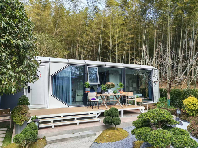 China Factory Wholesale Customized Apple Cabin Mobile Capsule House Steel Frame Sandwich Panel Container Office Building Toilet